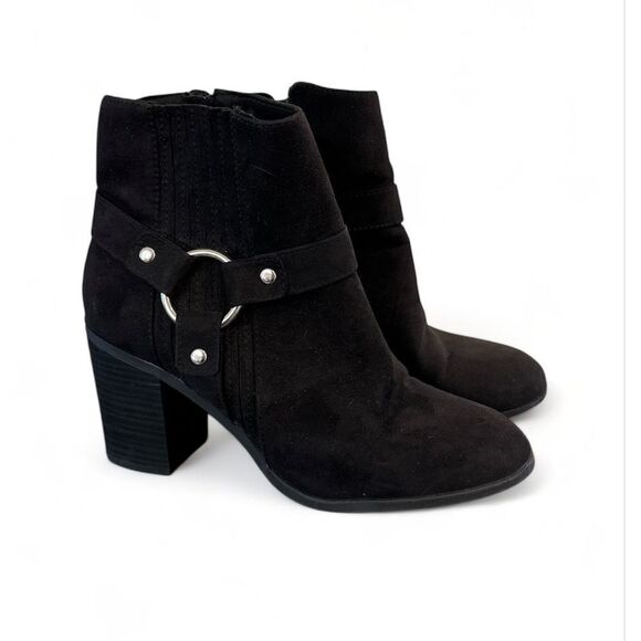 SO Black Ankle Boots Size 7.5 Casual Block‎ Heel Ring Accent - Picture 1 of 10